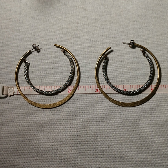 Vintage Set of Two Hoop Pierced Earrings - Picture 5 of 8